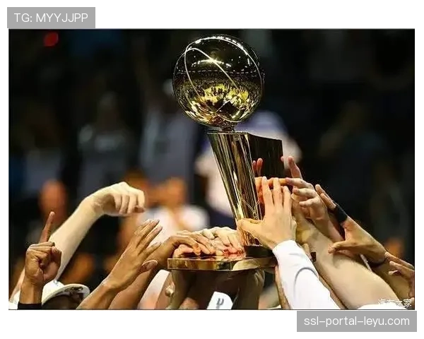 通讯：一座奖杯的传承，回顾西甲月度最佳球员奖杯的设计故事